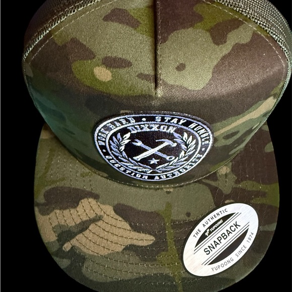 DIXXON CRESTED FLAT BILL TRUCKER SNAPBACK GREEN CAMO SNAPBACK - Picture 2 of 2